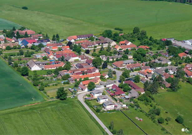 Letecký pohled na obec Haškovcova Lhota